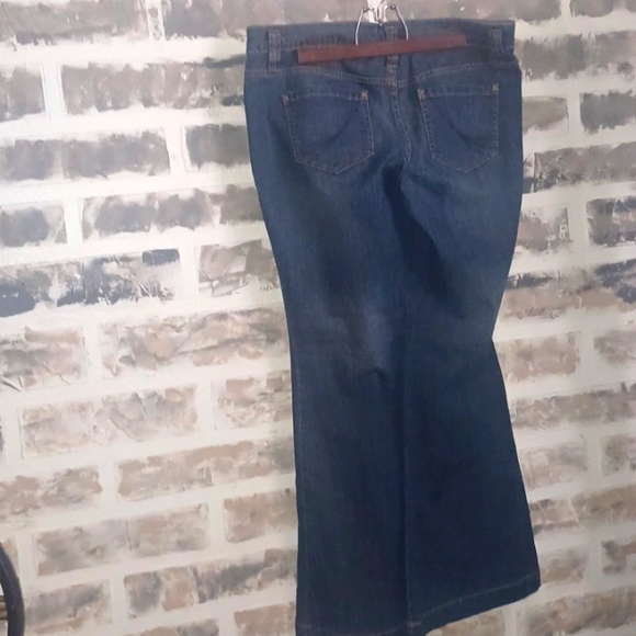 ELLE Monaco Flared Jeans - Picture 3 of 8